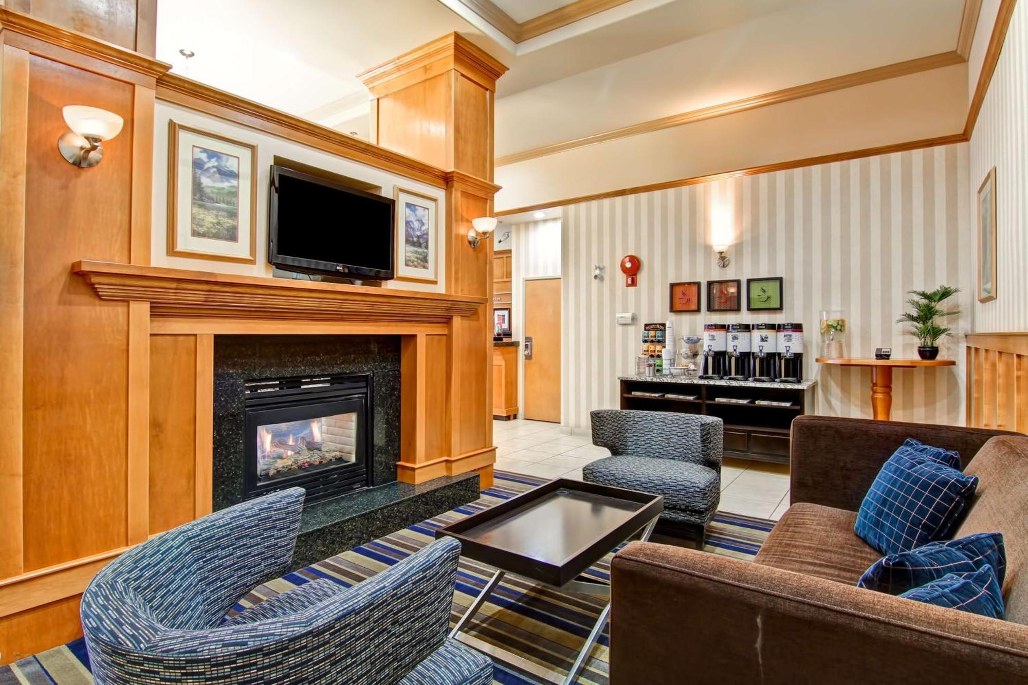 Hampton Inn By Hilton Kamloops Exterior foto